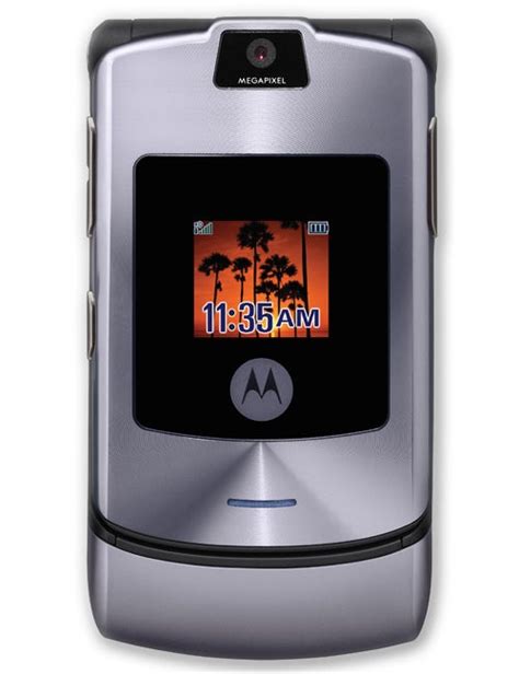 Motorola RAZR V3i review: Motorola RAZR V3i .